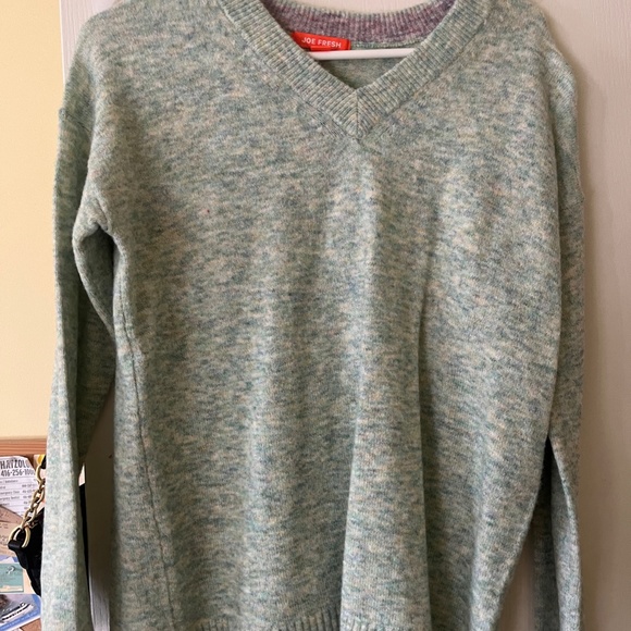 Joe fresh V-neck sweater- light green Size XS - Picture 2 of 2